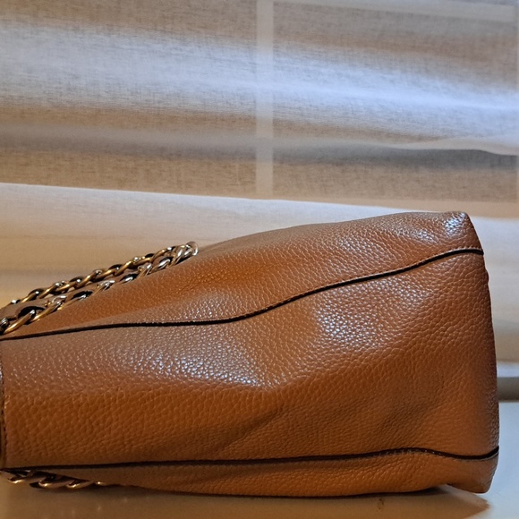 🎆Michael Kors Tan Soft Pebble Leather with Beautiful Gold Hardware - Picture 5 of 13